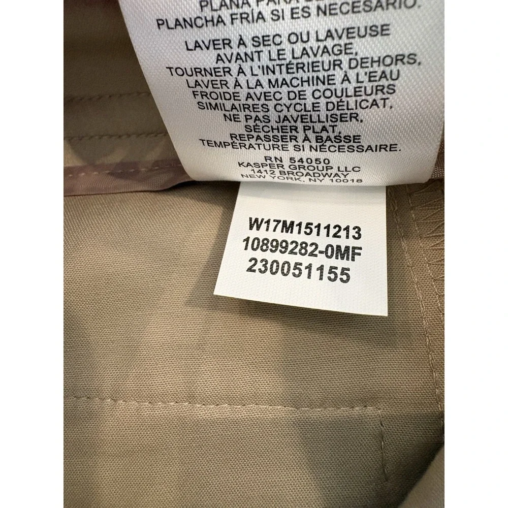 Jones New York Womens Tan Bermuda Chino Shorts Size 6 Travel Casual NWT - Picture 2 of 9